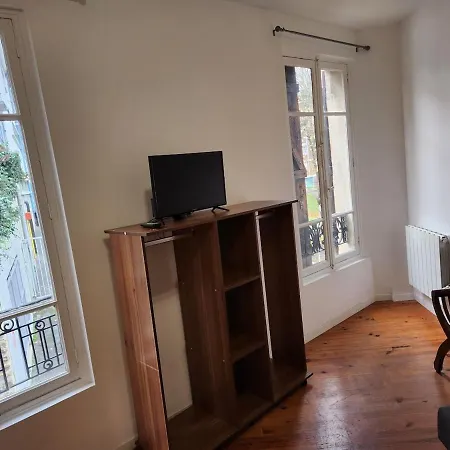 Agreable Et Vaste Studio A 350 M De Paris Gentilly Exterior photo